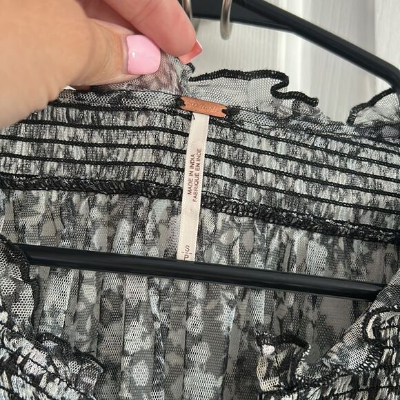 Free People Beatrice Smocked Floral Mesh Semi Sheer Top Size S - Picture 5 of 8